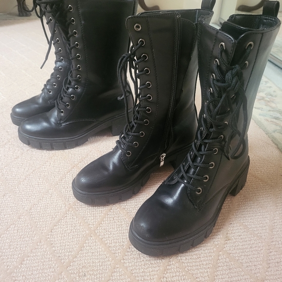 2 pair of girls combat boots - Picture 4 of 4